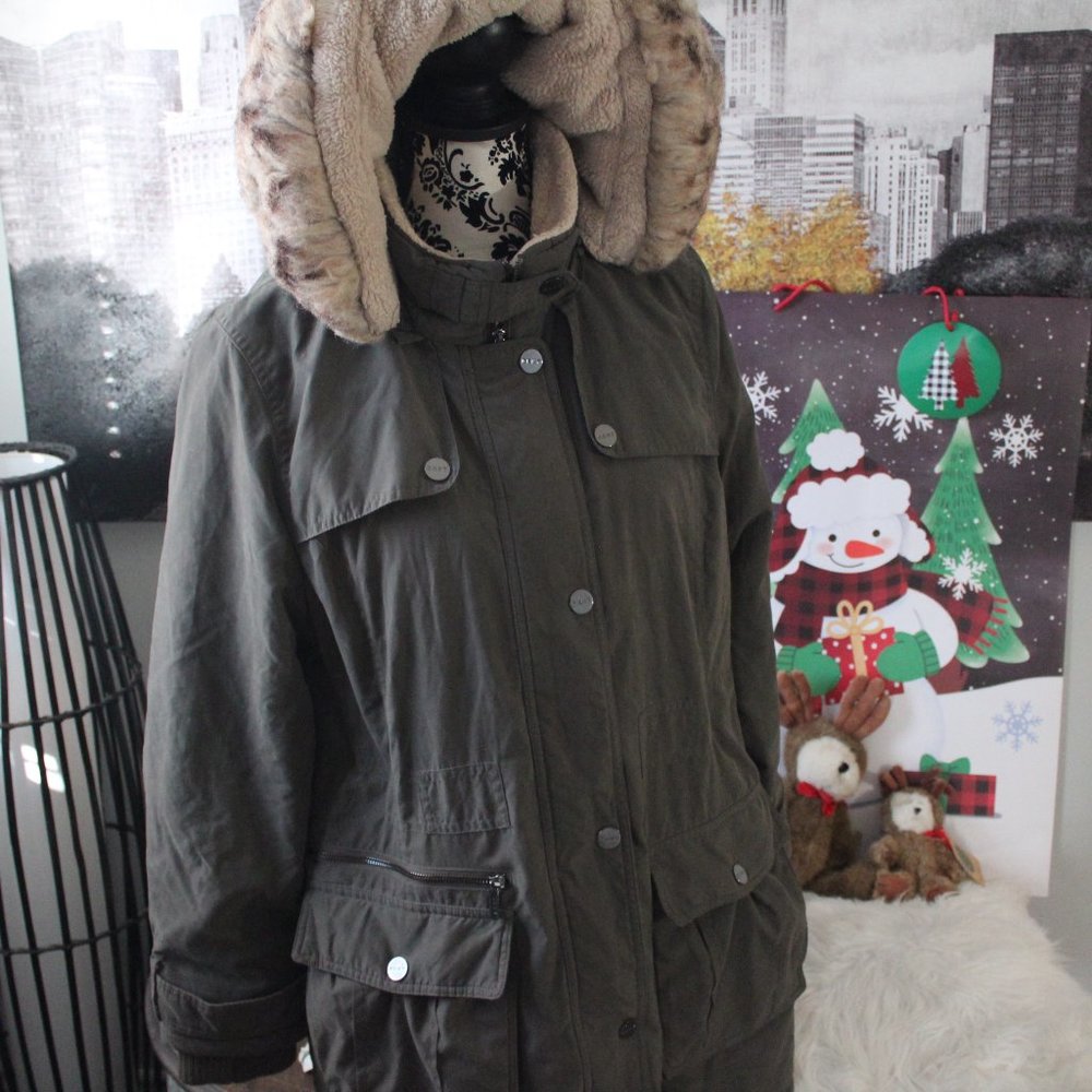 DKNY Ladies Winter Parka, Warm and Cozy, Ladies Large